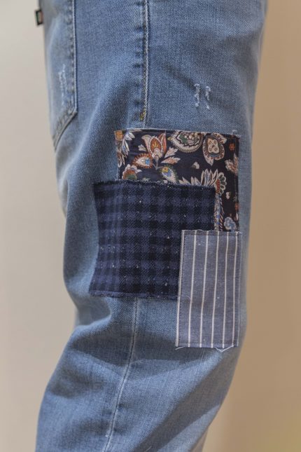 JEANS SLIM FIT CON PATCH IN TESSUTO CUCITE